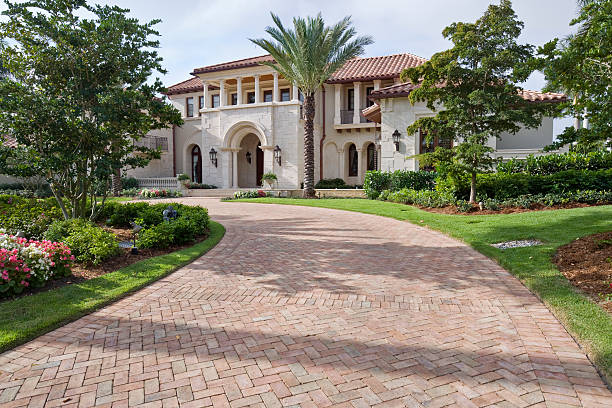 Best Driveway Resurfacing Pavers  in Lynnwood, WA